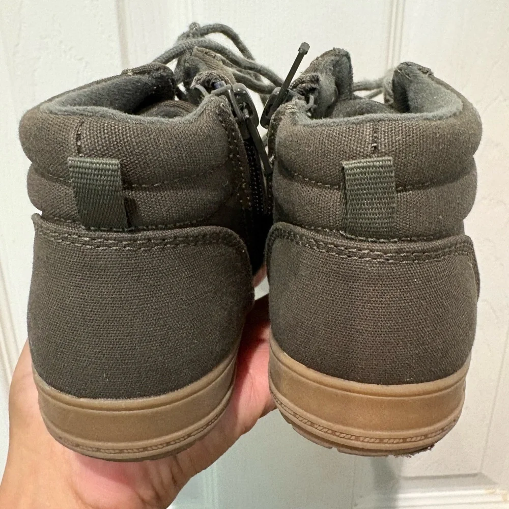 Kids‎ Sneaker Boots with Side Zipper and Chunky Sole Olive Size 10